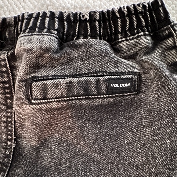 Volcom Black Elastic Waist Cargo Jogger Jeans Pants 4T - Picture 6 of 6